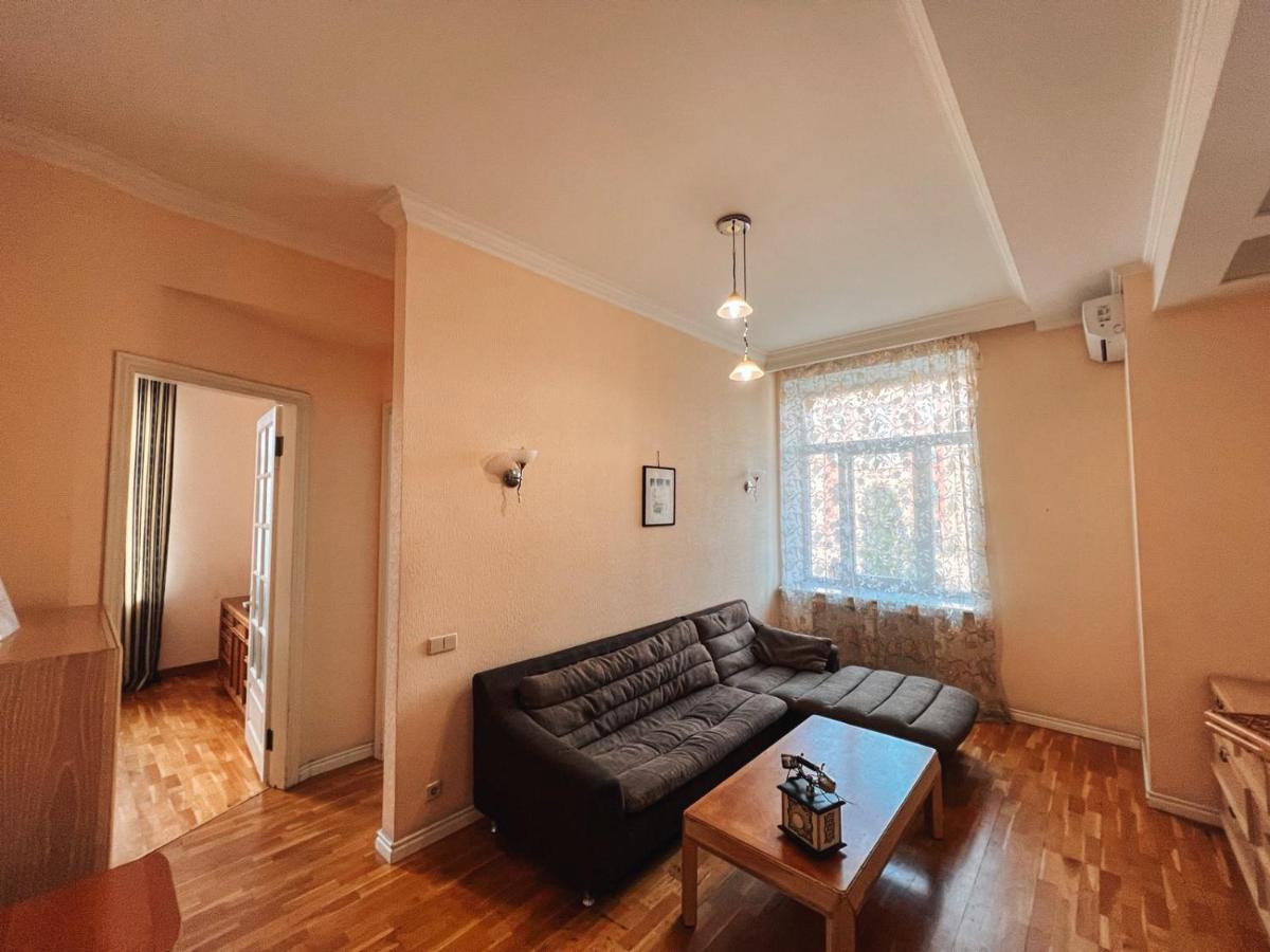 Apartments Rentals Ukraine On Kreshchatik Kyiv Exterior foto